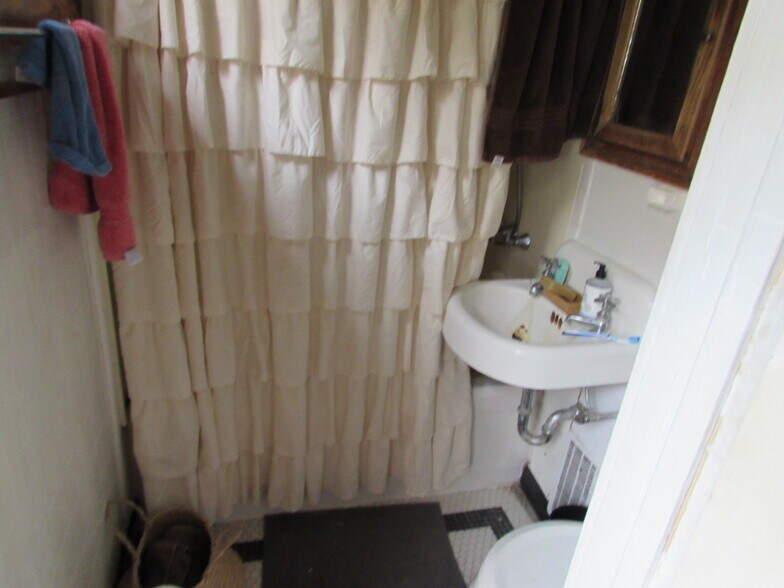 Bathroom - 421 W Gilman St
