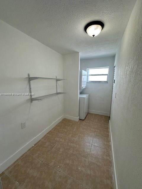 Building Photo - 9375 Fontainebleau Blvd