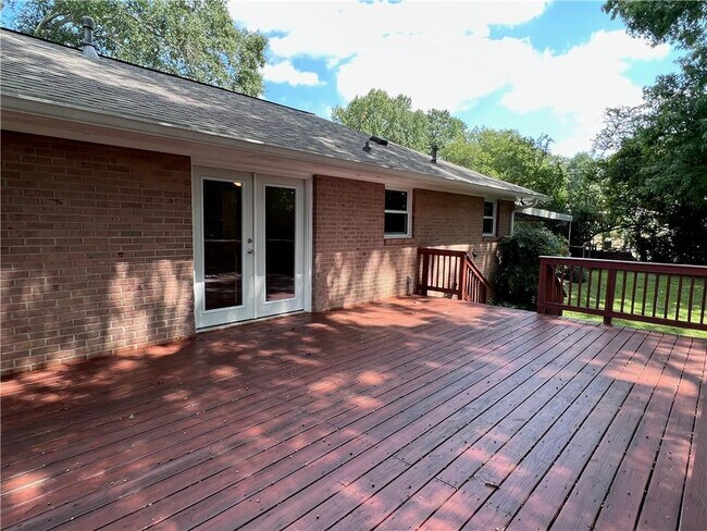 Building Photo - 1180 Starline Dr