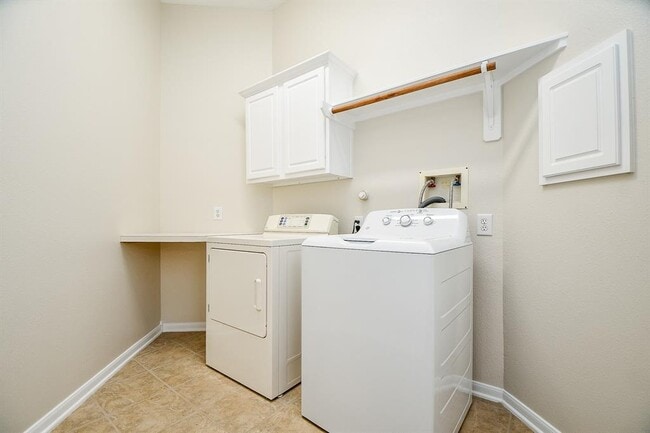 Building Photo - 3306 Silverbrook Ln