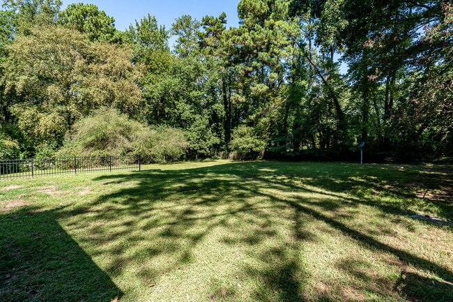 Building Photo - 4718 Rembert Dr
