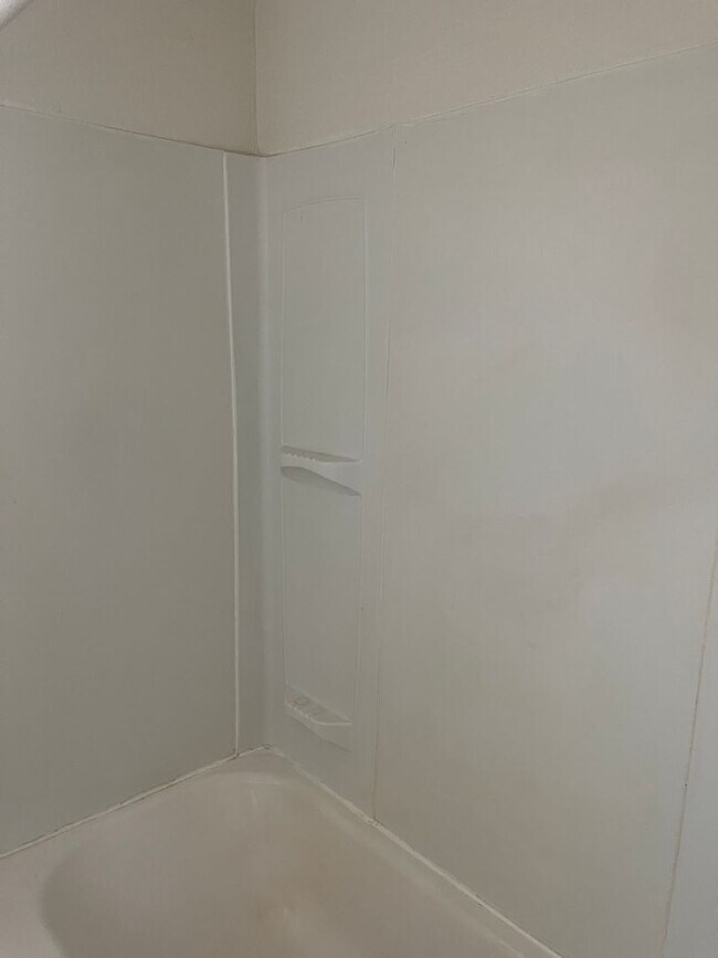 Building Photo - Two Bedroom in Golden in a Quiet Complex