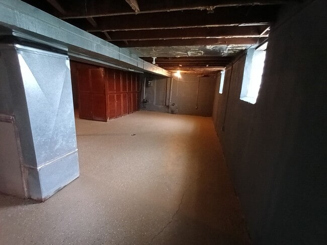 Building Photo - 4 bedroom 2 bath brick colonial NOW AVAILA...