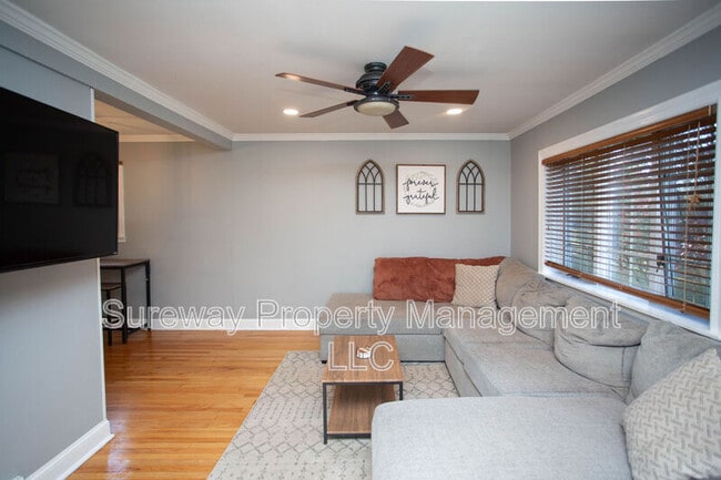 Building Photo - 403 University Blvd