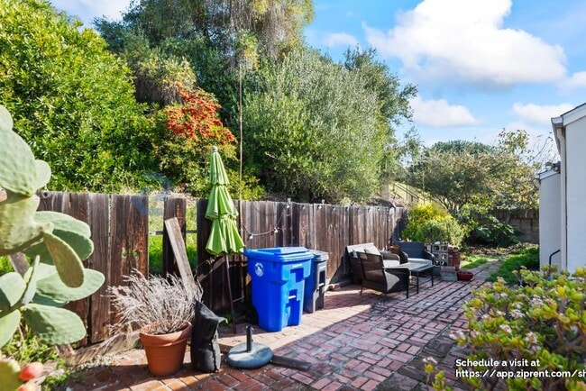 Building Photo - 16070 Selborne Dr