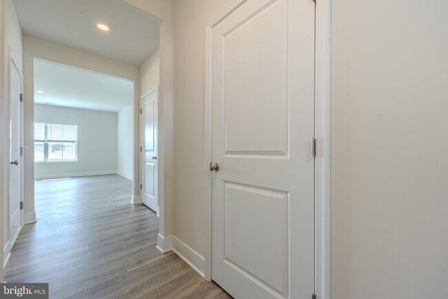 Building Photo - 115 Haida Ln