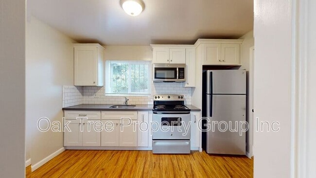 Building Photo - 2377 Downer Ave