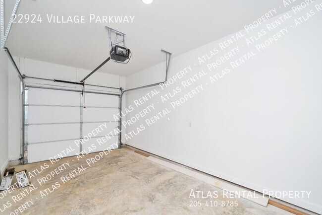 Building Photo - 22924 Village Pkwy