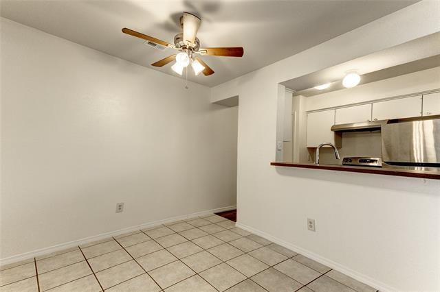 Building Photo - 5150 Amesbury Dr