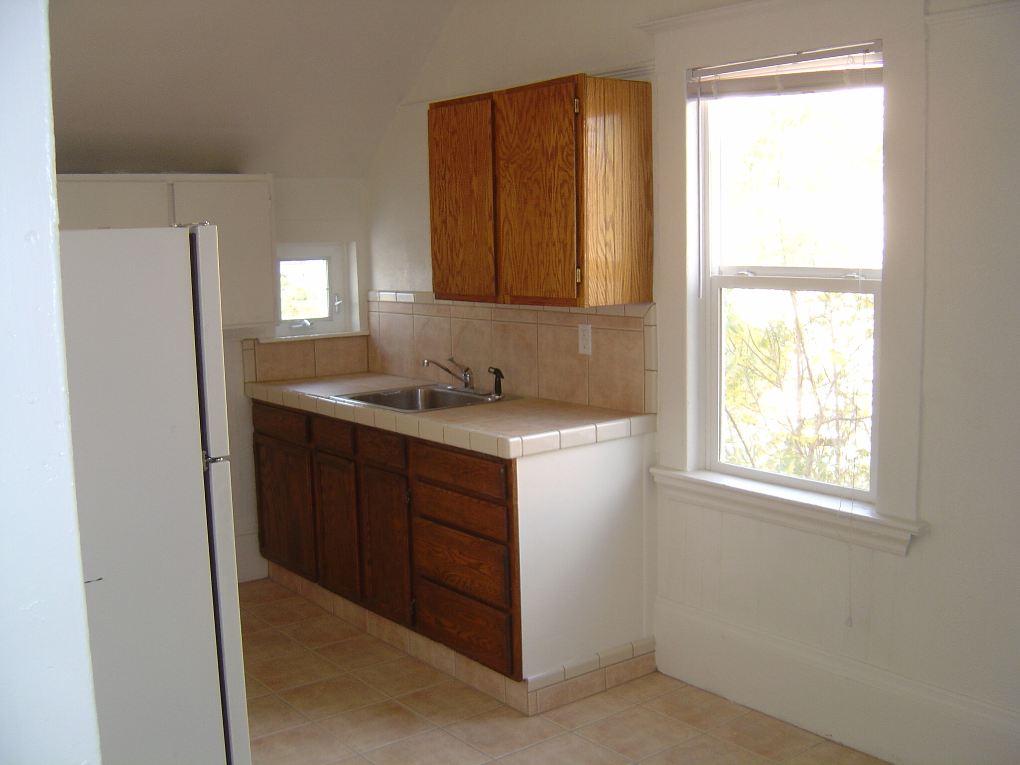 Building Photo - 1096 Aileen St