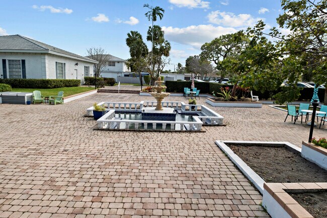 Building Photo - 2270 NE 68th St