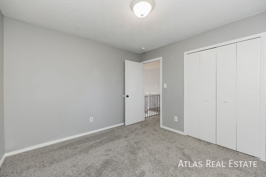 Building Photo - 8015 Ferncliff Dr