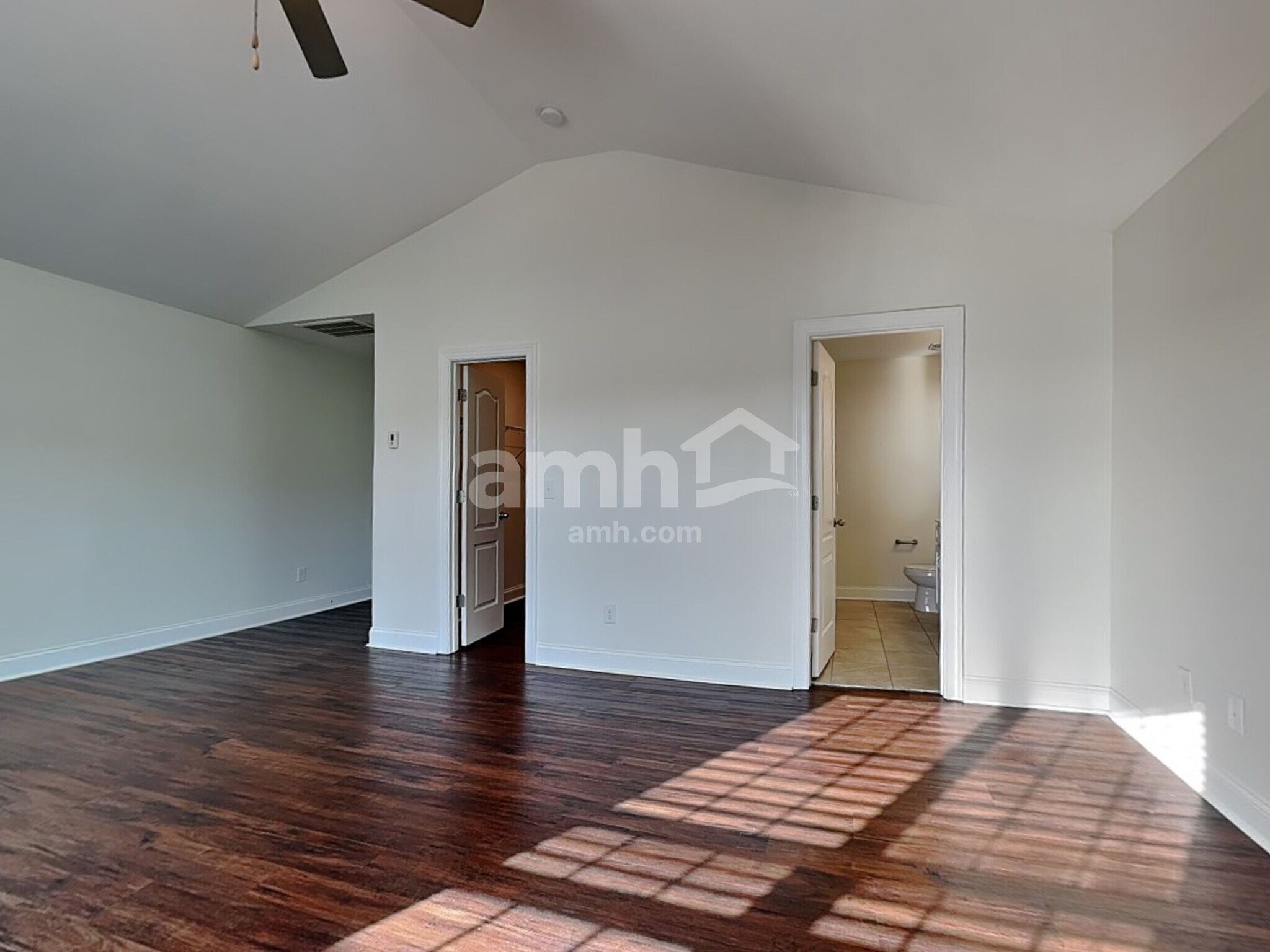 Building Photo - 515 McMillan Ln