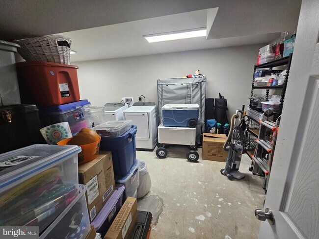 Building Photo - 3108 Sounding Dr