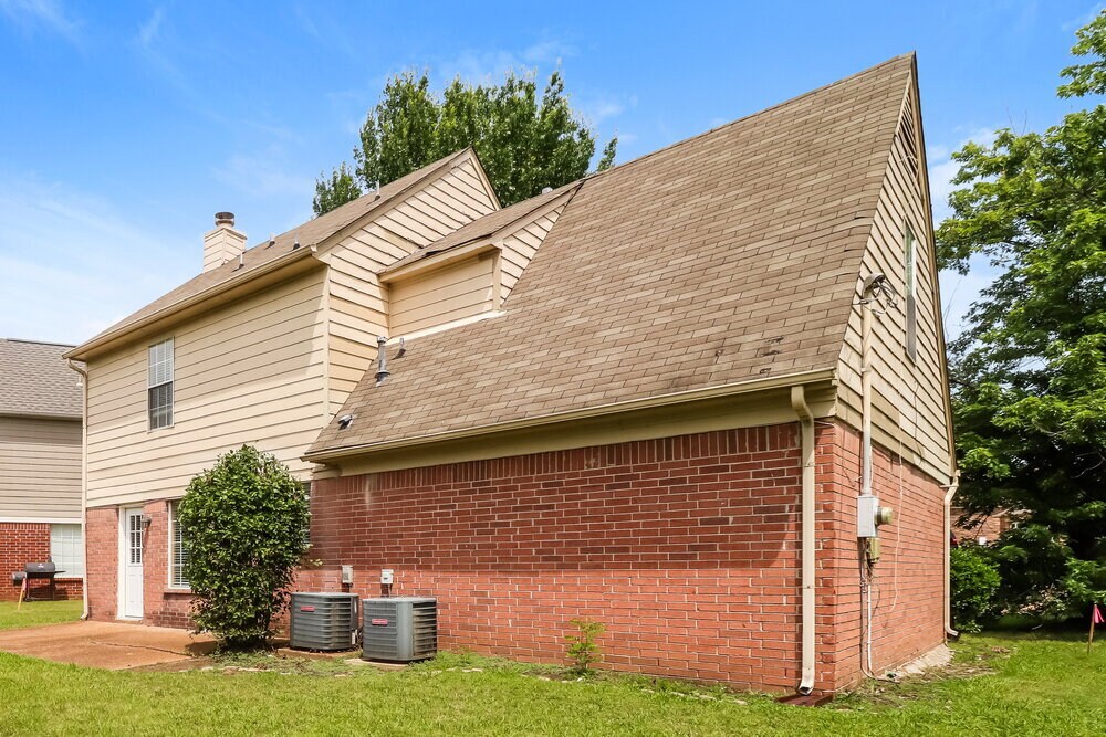 Building Photo - 8900 Fulton Cove