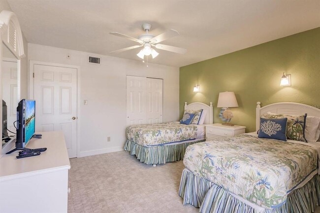 Building Photo - 1125 W Peppertree Dr