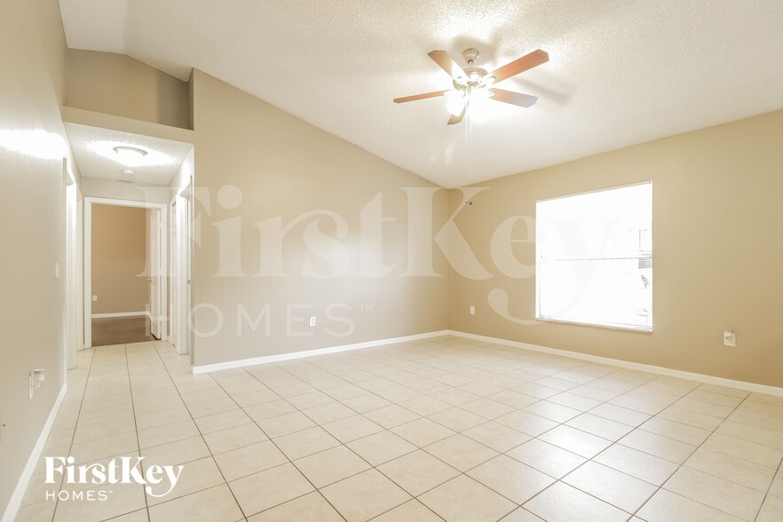 Building Photo - 7560 Groveoak Dr