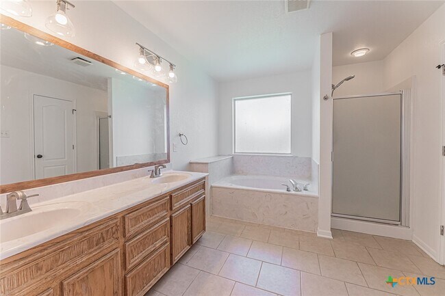 Building Photo - 3603 Salt Fork Dr
