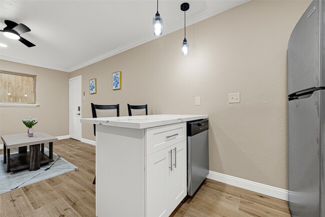 Building Photo - 1603 Welch St