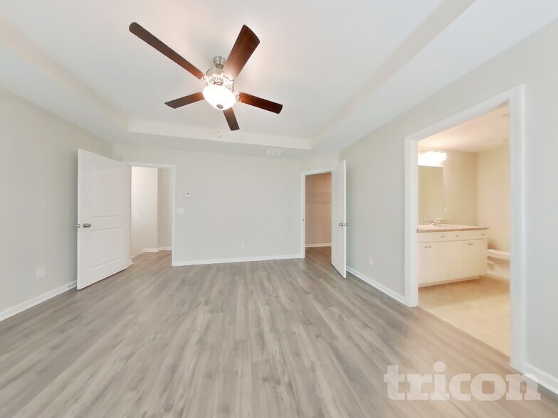 Building Photo - 313 Knowles Pl