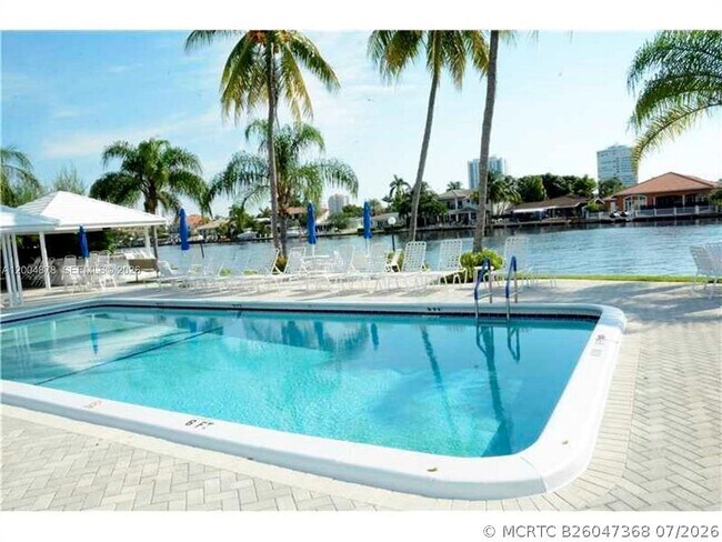 Building Photo - 6207 Bay Club Dr
