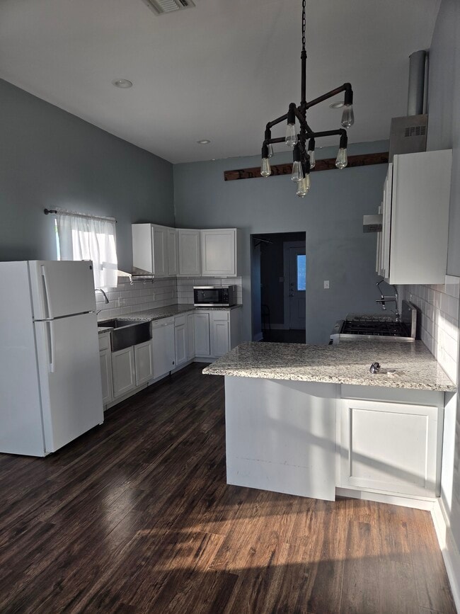 Building Photo - 1003 W Elsmere Pl