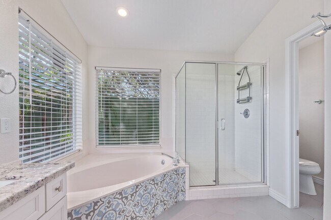 Building Photo - Come Settle In — This Scottsdale Gem Is Re...