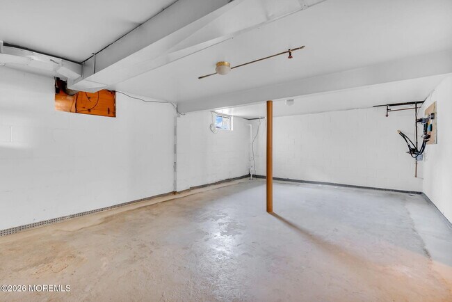 Building Photo - 1700 6th Ave