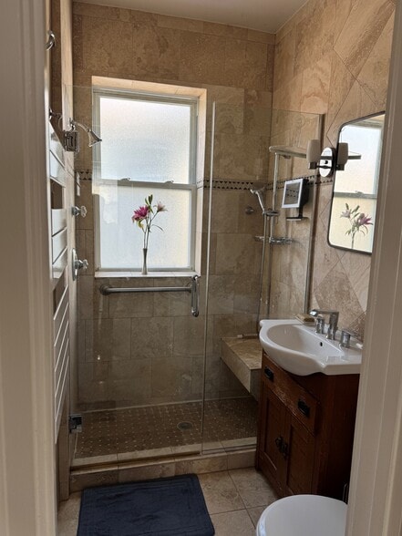 East facing bath with dual shower - 114 South Blvd