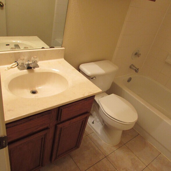 Building Photo - 1109 Horizon Dr