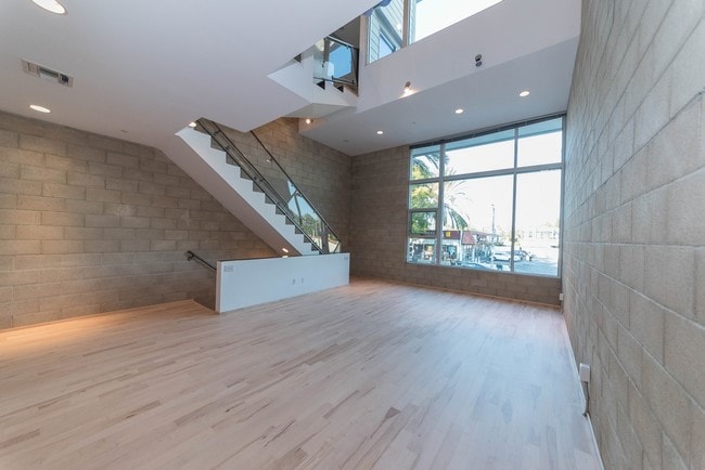 Building Photo - 717 N Highland Ave