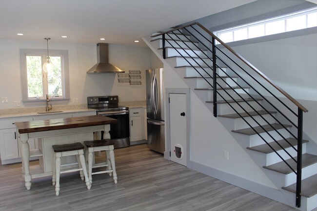 Building Photo - 44 True Rd