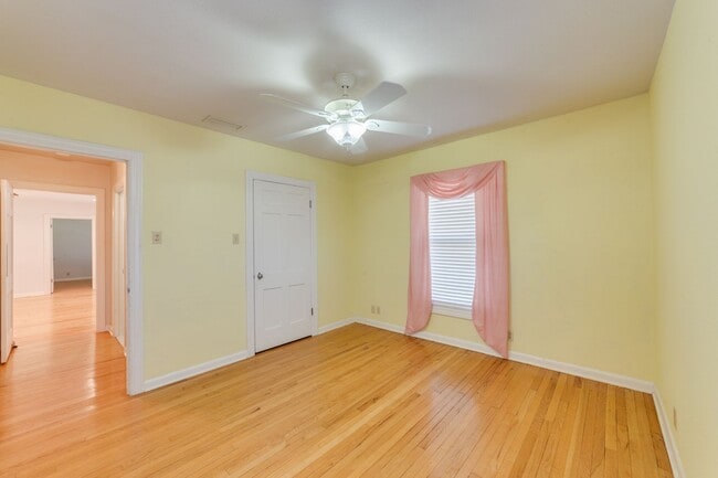 Building Photo - 244 Halcyon Pl
