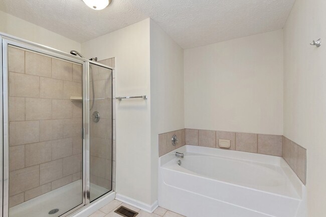 Building Photo - 614 Spence Enclave Way