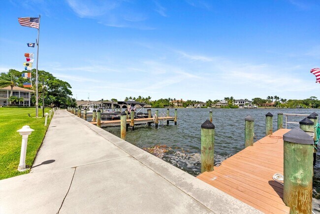 Building Photo - 478 Tequesta Dr