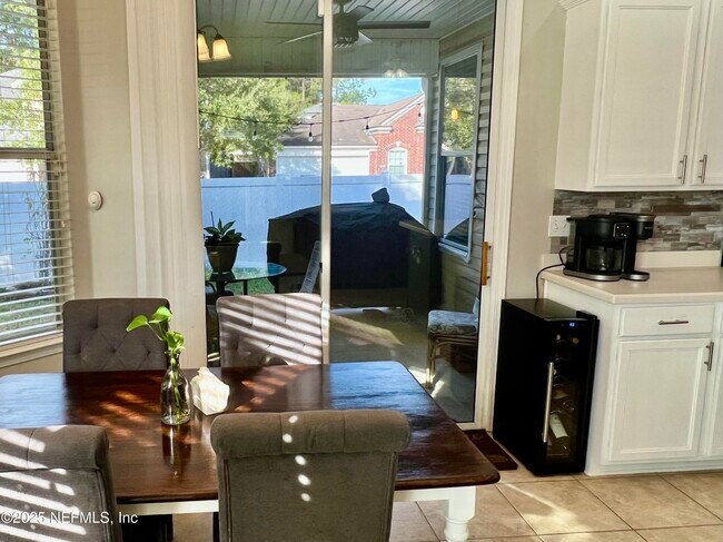 Building Photo - 1420 Creek Point Blvd