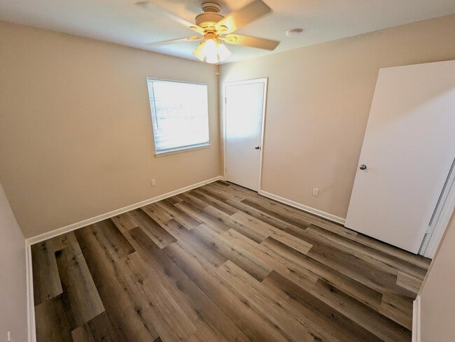 Building Photo - 35 Solar St