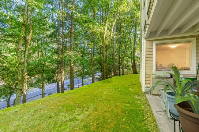 Building Photo - 19230 Forest Park Dr NE