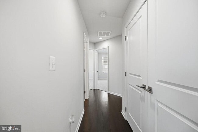 Building Photo - 23445 Millville Woods Square