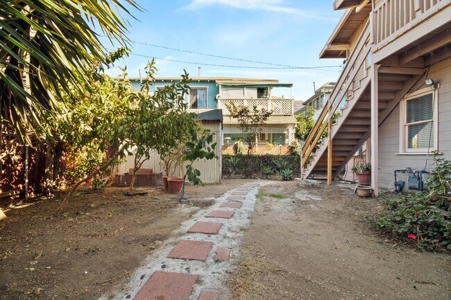 Primary Photo - 1659 West 24th Street