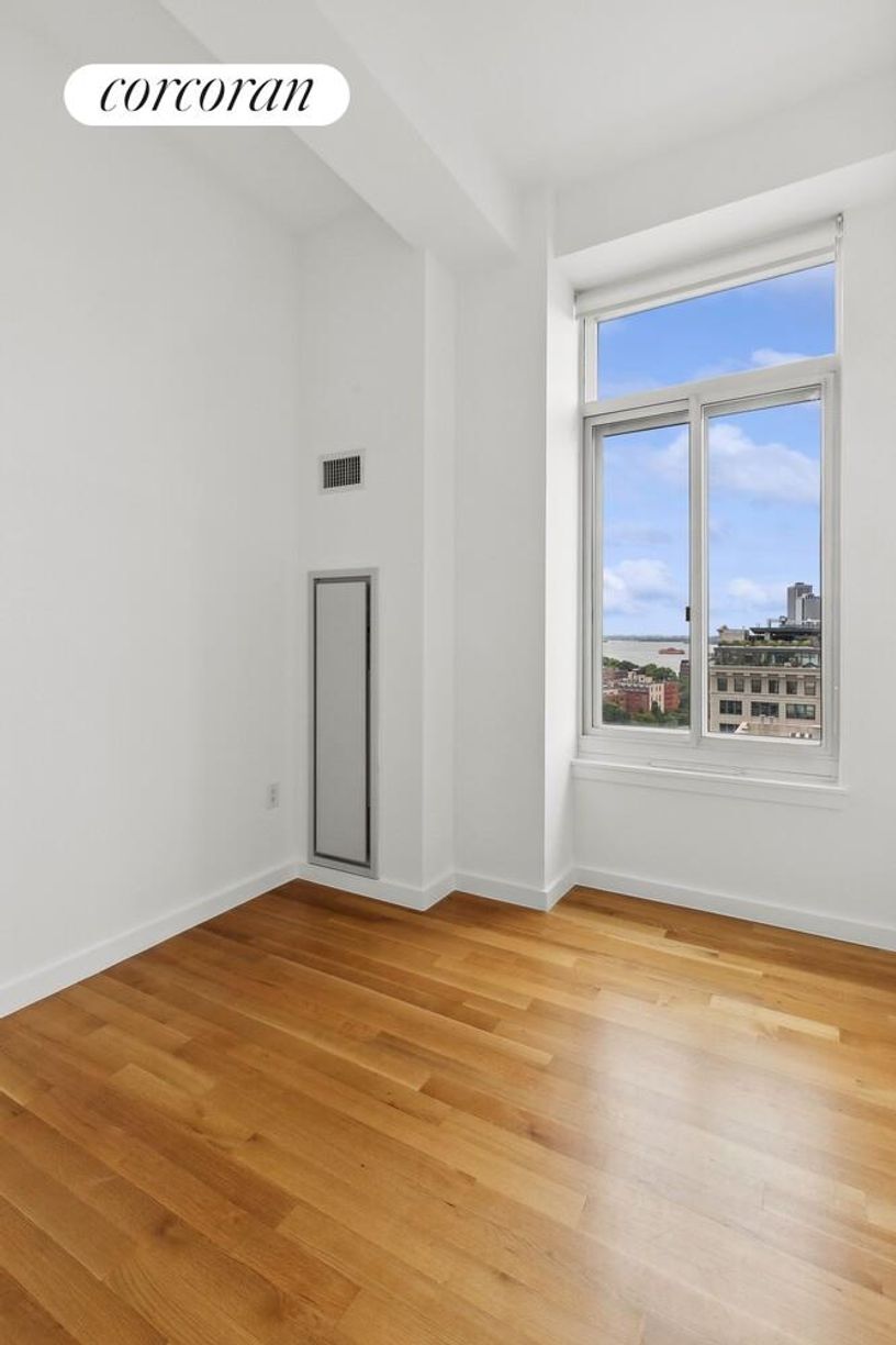 Building Photo - 85 Adams St