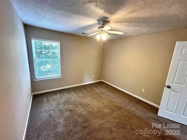 Building Photo - 8708 Laurel Run Dr