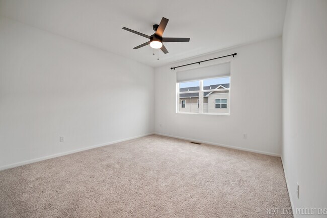 Building Photo - 227 Kingsport Dr