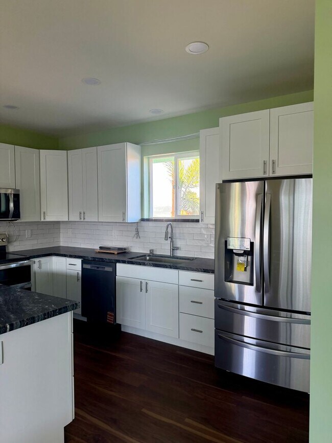 Building Photo - 1276 S Nahale Pl