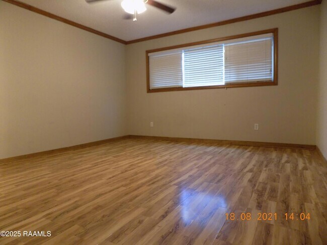 Building Photo - 11 Clematis Ct