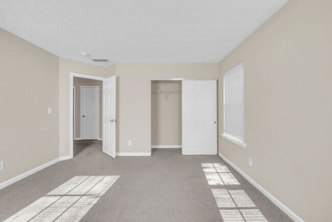 Building Photo - PRICE DROP!!! 3 BEDROOM 2.5 BATH SOUTH FULTON HOME!!
