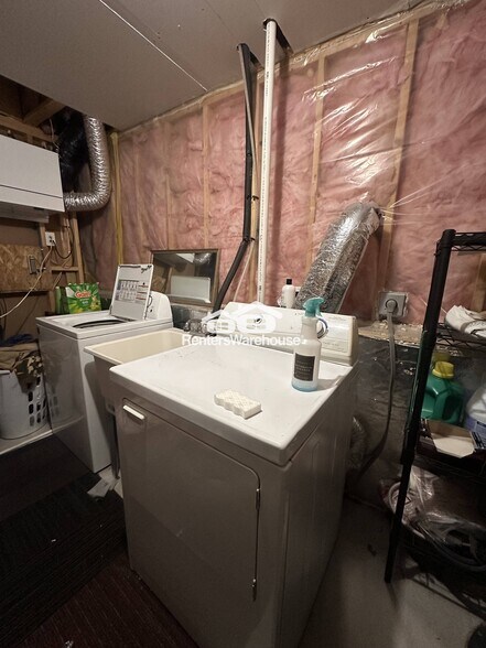 Building Photo - 16227 Unity St NW