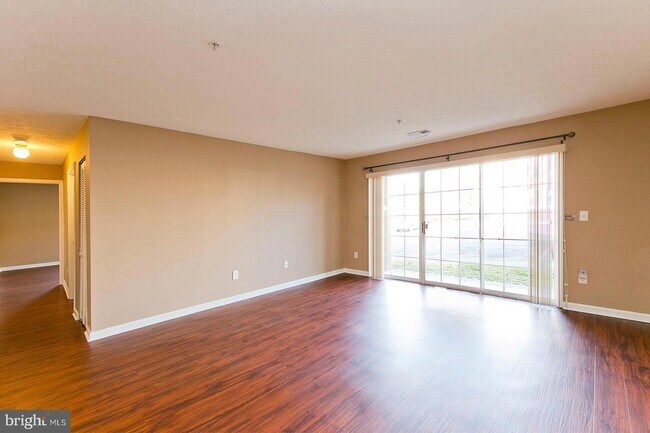 Building Photo - 117 1 Brookland Terrace