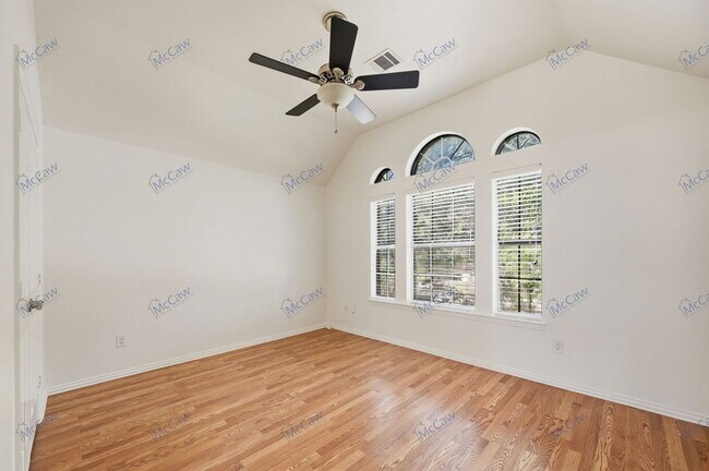 Building Photo - 622 Andover Ln