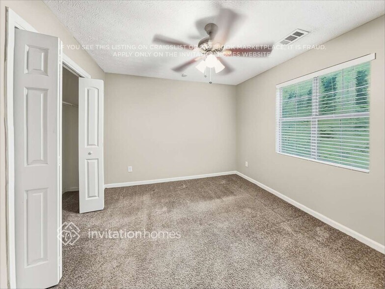 Building Photo - 6611 Crossing Creek Point